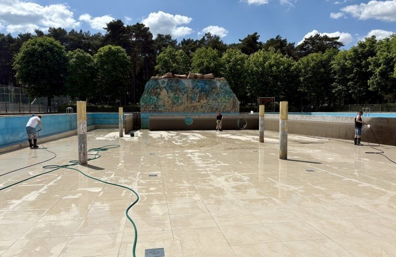 Zwembad bijna zomerklaar