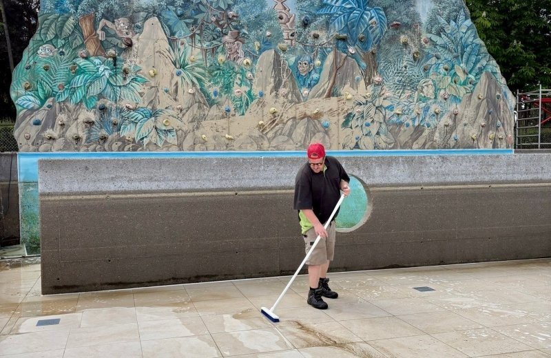 Familiepark goolderheide bocholt zwembad bijna zomerklaar schoonmaken zwembad 9