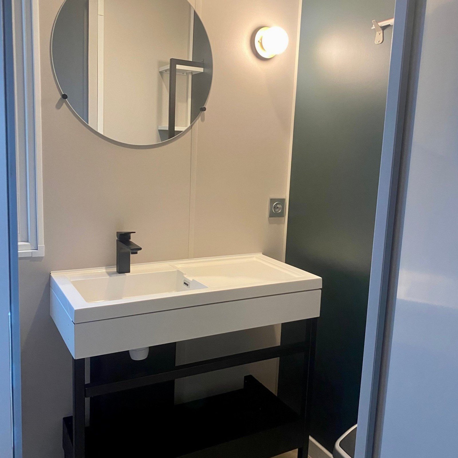 Goolderheide stacaravan extra luxe 6 personen badkamer 3