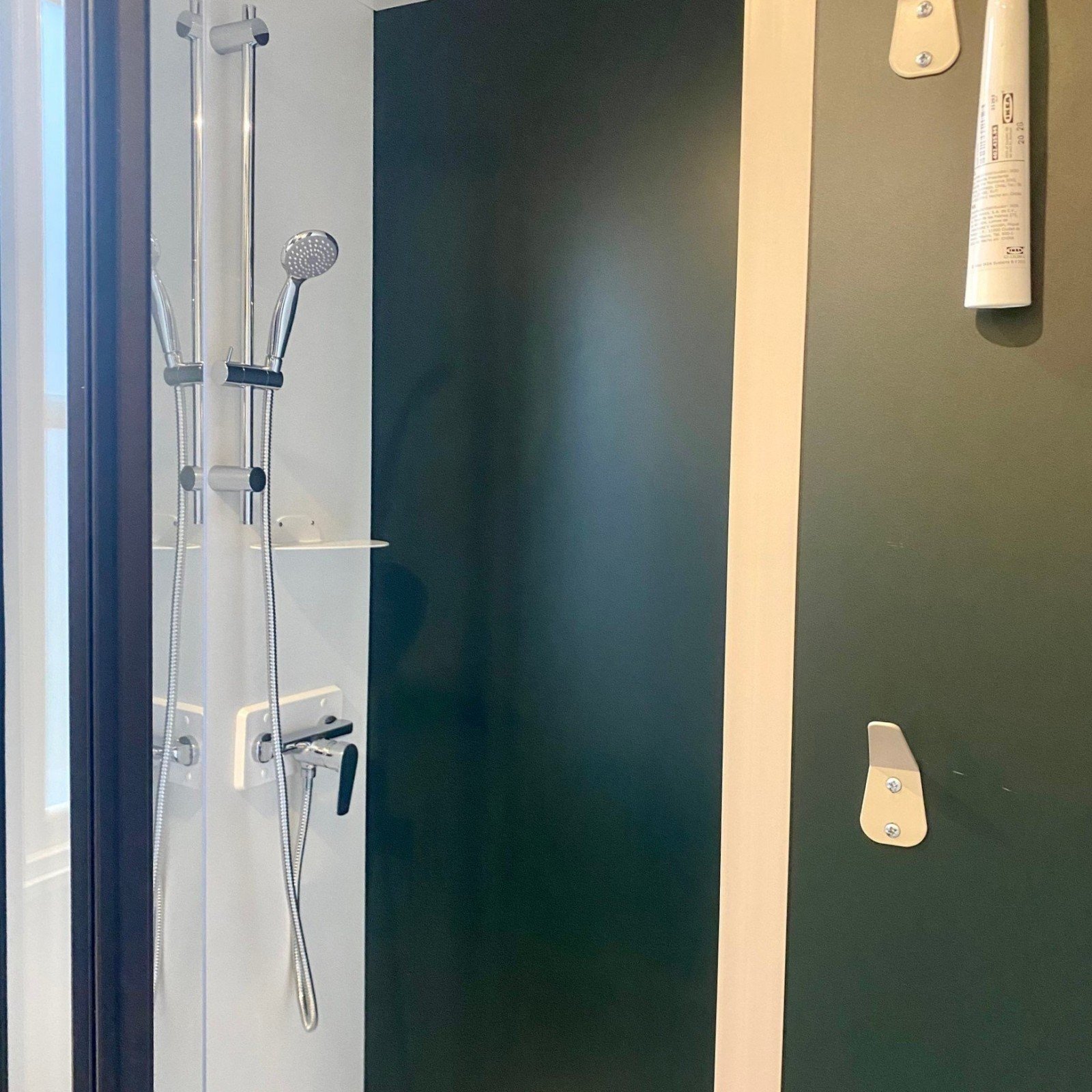 Goolderheide stacaravan extra luxe 6 personen badkamer 4