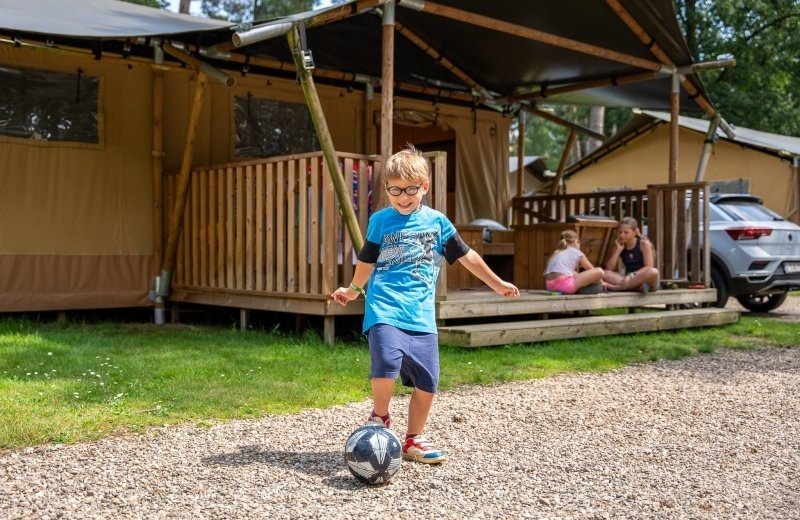 Safaritent 5 pers met sanitair 6