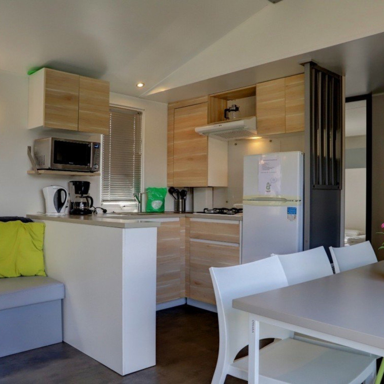 Stacaravan luxe 6 personen woonkamer